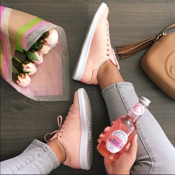 adidas Shoes - EUC adidas Stan Smith in blush pink patent leather